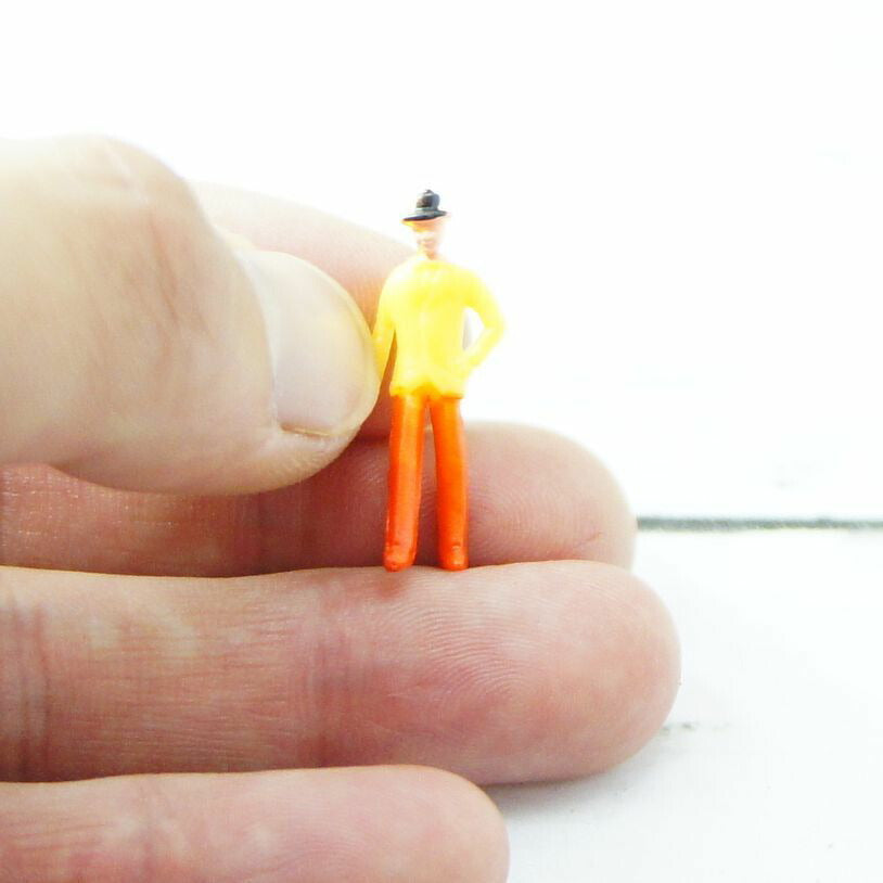 街の人々（高さ0.9cm）｜苔テラリウム用ミニチュア