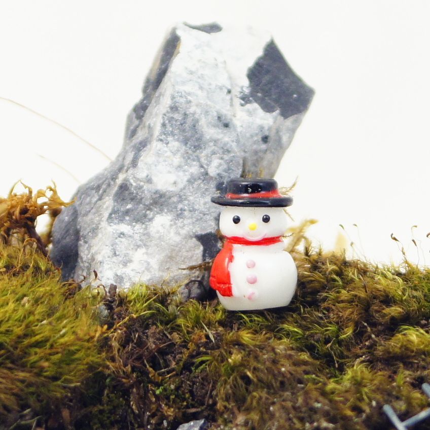 雪だるま（赤いマフラー）｜苔テラリウム用ミニチュア