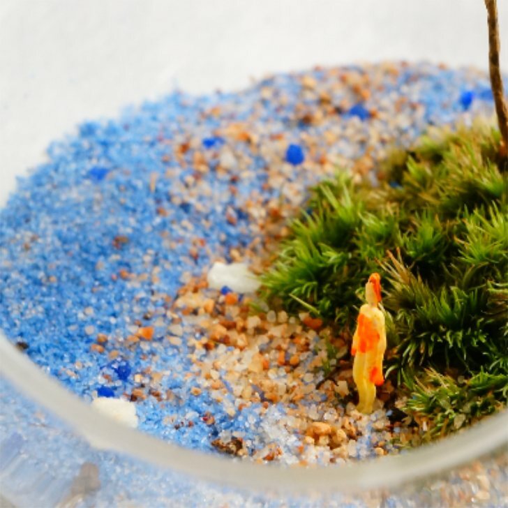 水着の人々（高さ1.8cm）｜苔テラリウム用ミニチュア