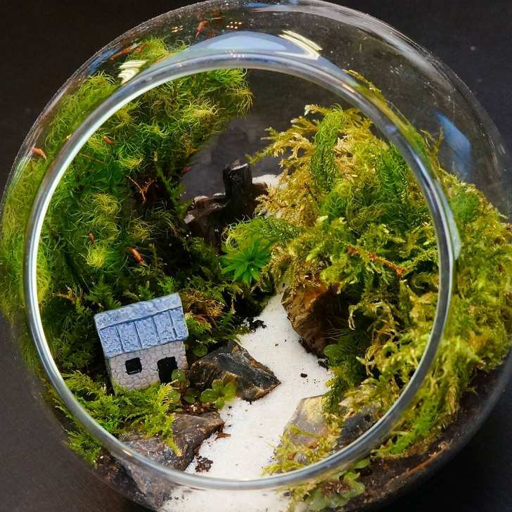 石造りモチーフの家（茶・グレー）｜苔テラリウム用ミニチュア